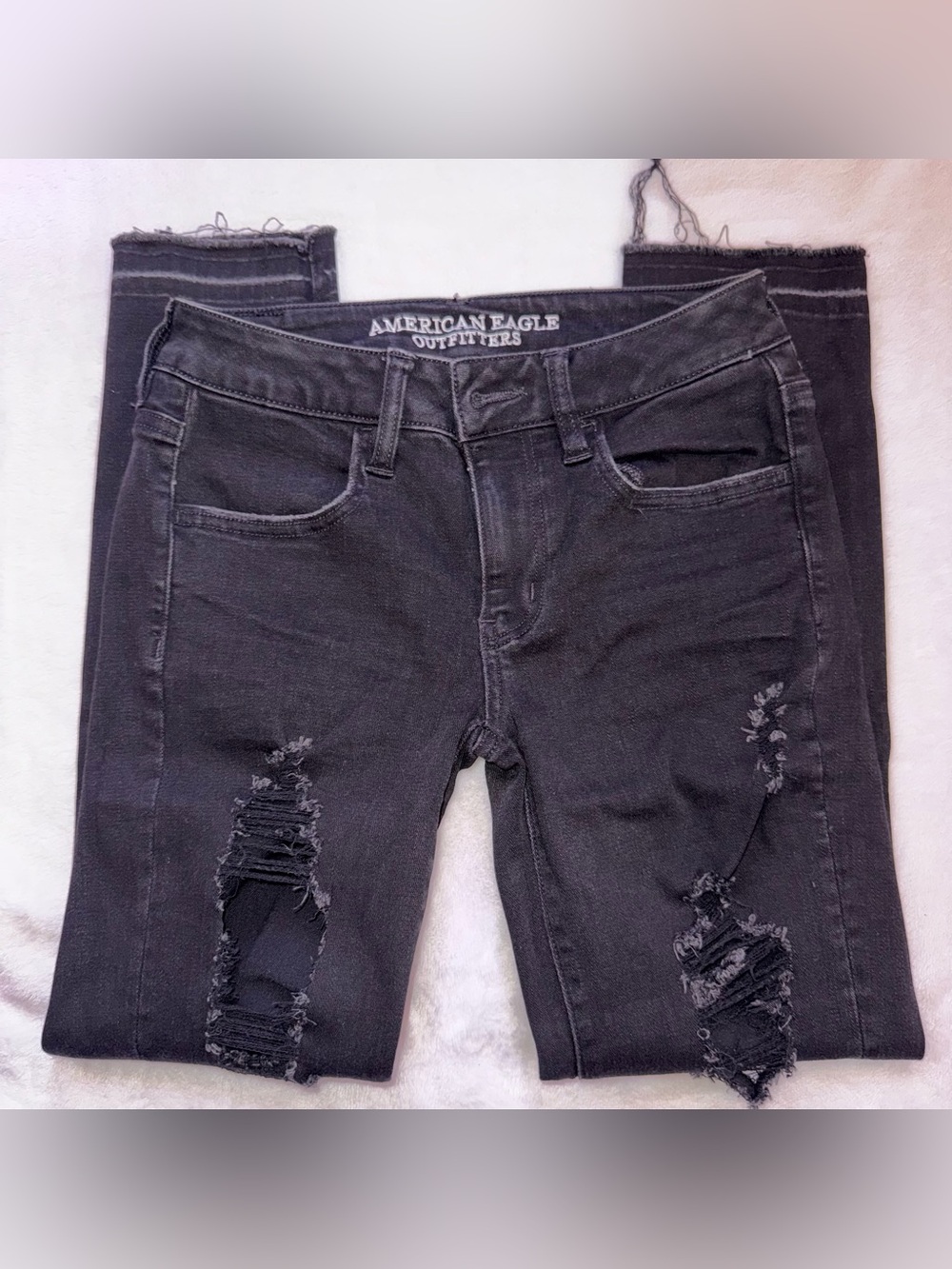 American Eagle Outfitters Black Distressed cropped jeggings size 2